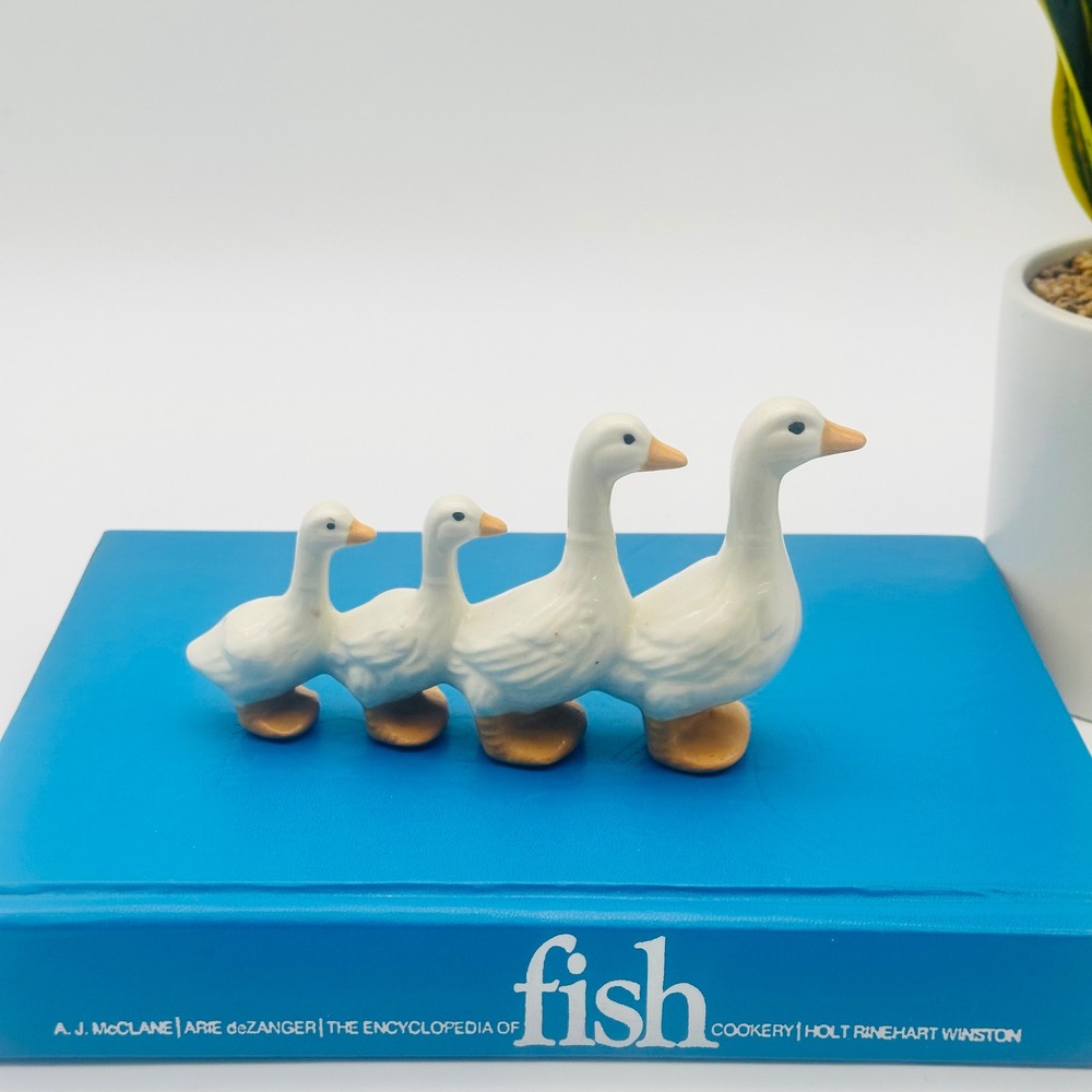Vintage Ceramic Goose Family Figurine Row of 4 White Ducks Farmhouse Decor - Picture 5 of 7